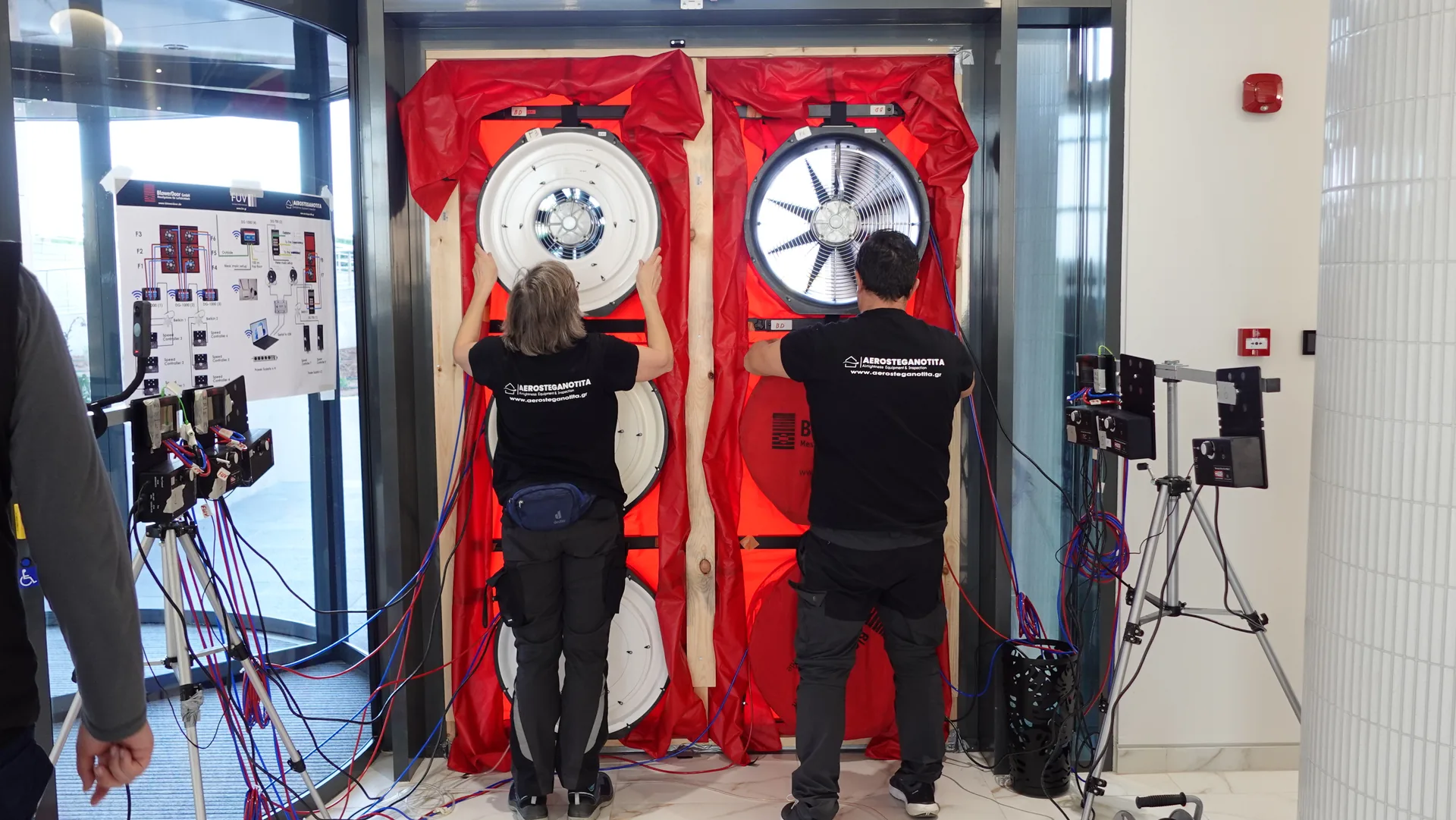 Δοκιμή αεροστεγανότητας με συστοιχία Blower Door